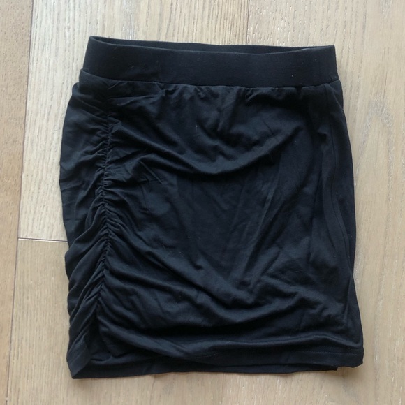 Lovers + Friends Sofia Side Ruched Mini Skirt XXS - Picture 3 of 5